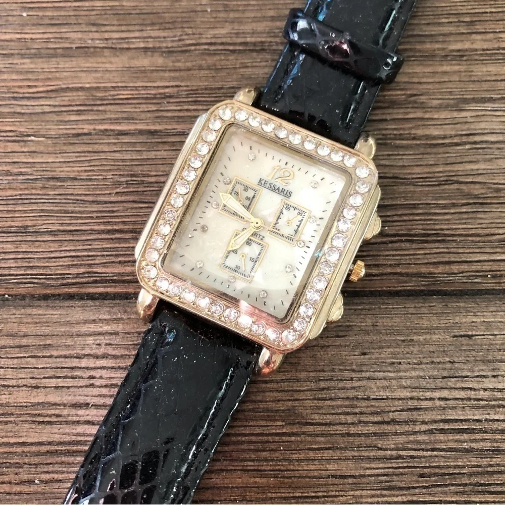 Vintage 90’s Black leather band watch